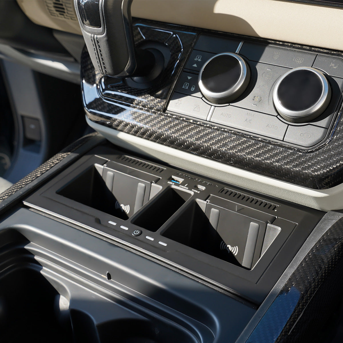 Dual Wireless Charging Console with USB Ports for Land Rover Defender 90/110/130