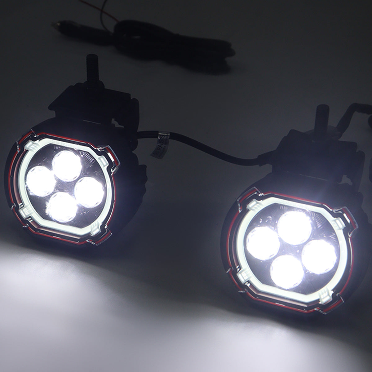 Dual-Function Round LED Spotlight with Amber Halo for Ineos Grenadier