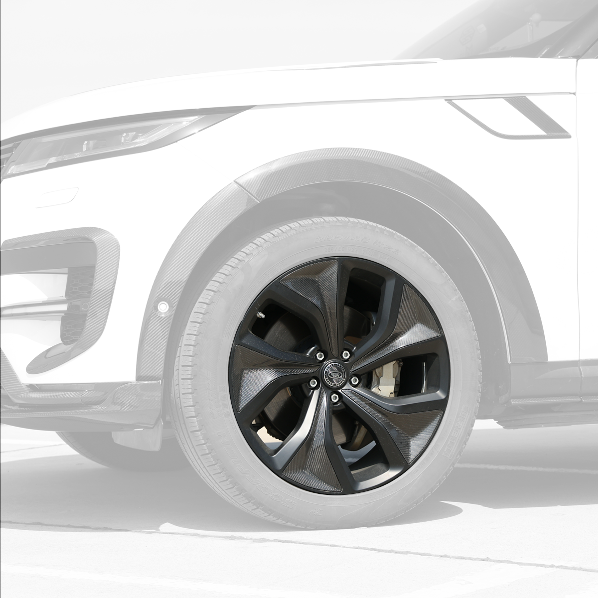 Forged alloy wheels with carbon fibre accents for Range Rover Sport L461