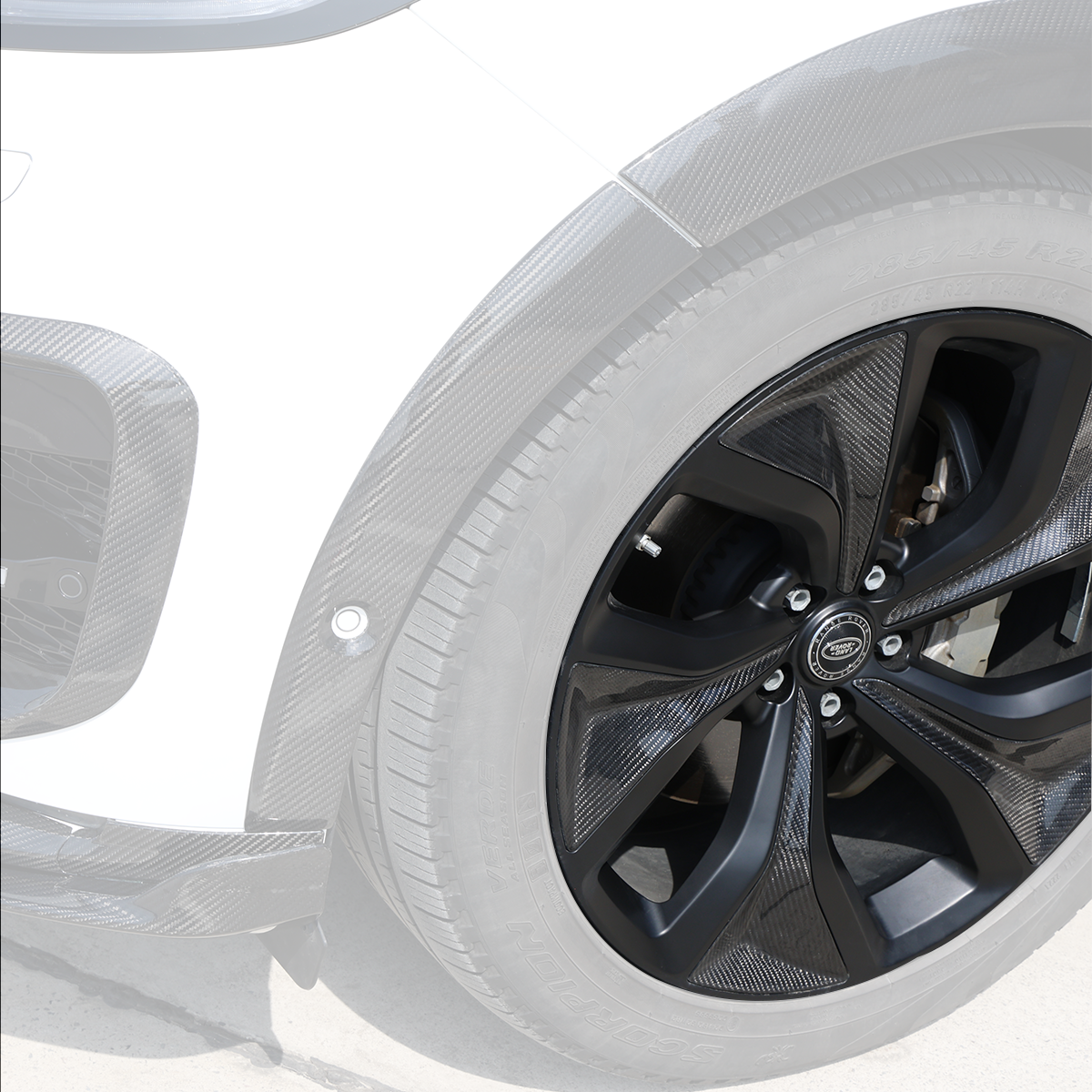 Forged alloy wheels with carbon fibre accents for Range Rover Sport L461