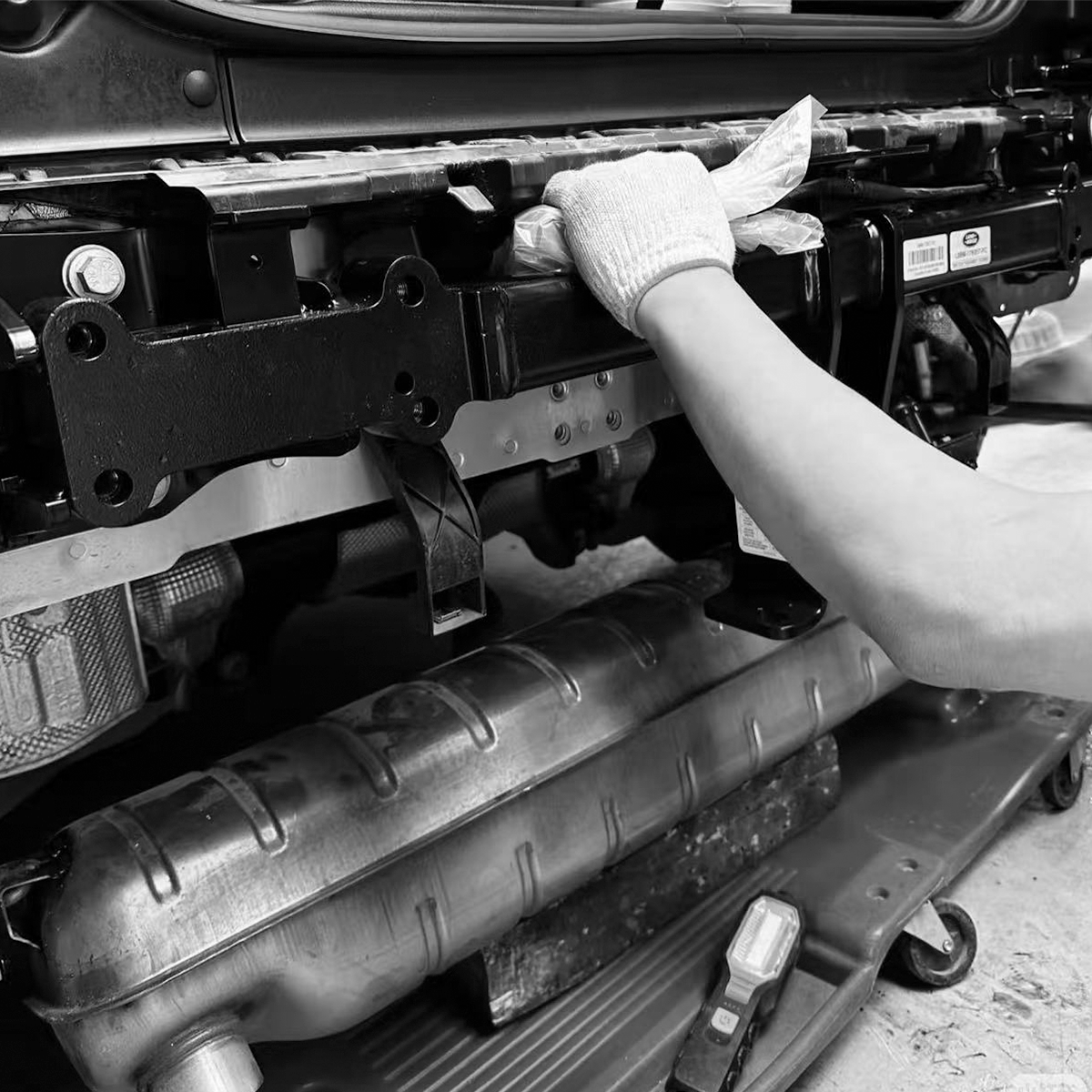 Steel Tow Bar for Land Rover Defender 90/110 - Black