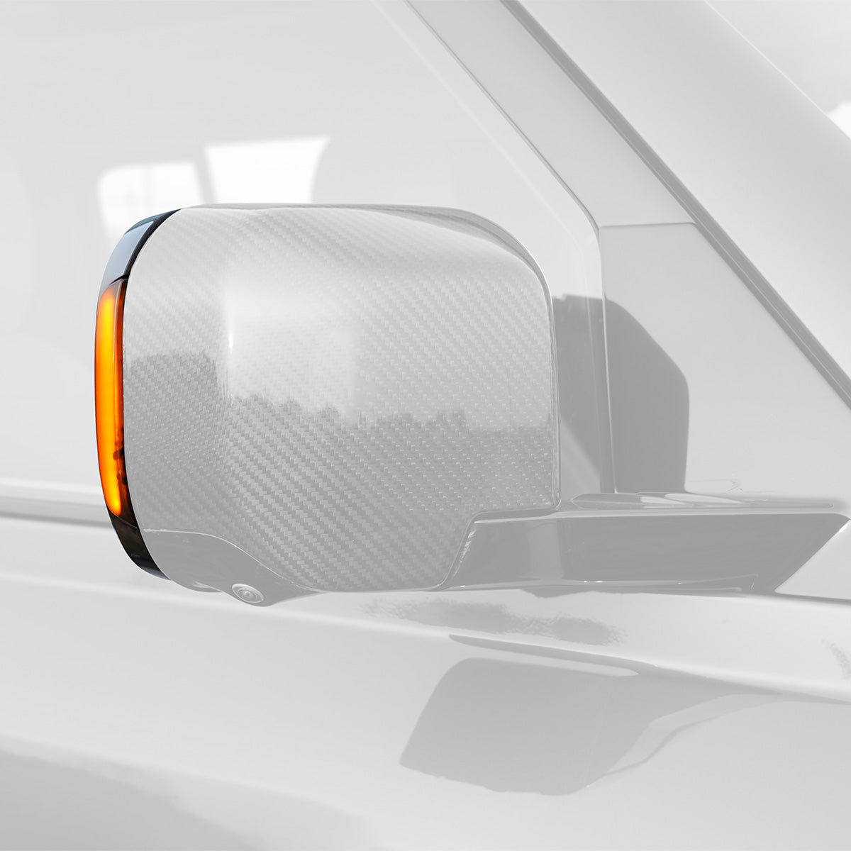 Dynamic Rearview Mirror Indicator Lights