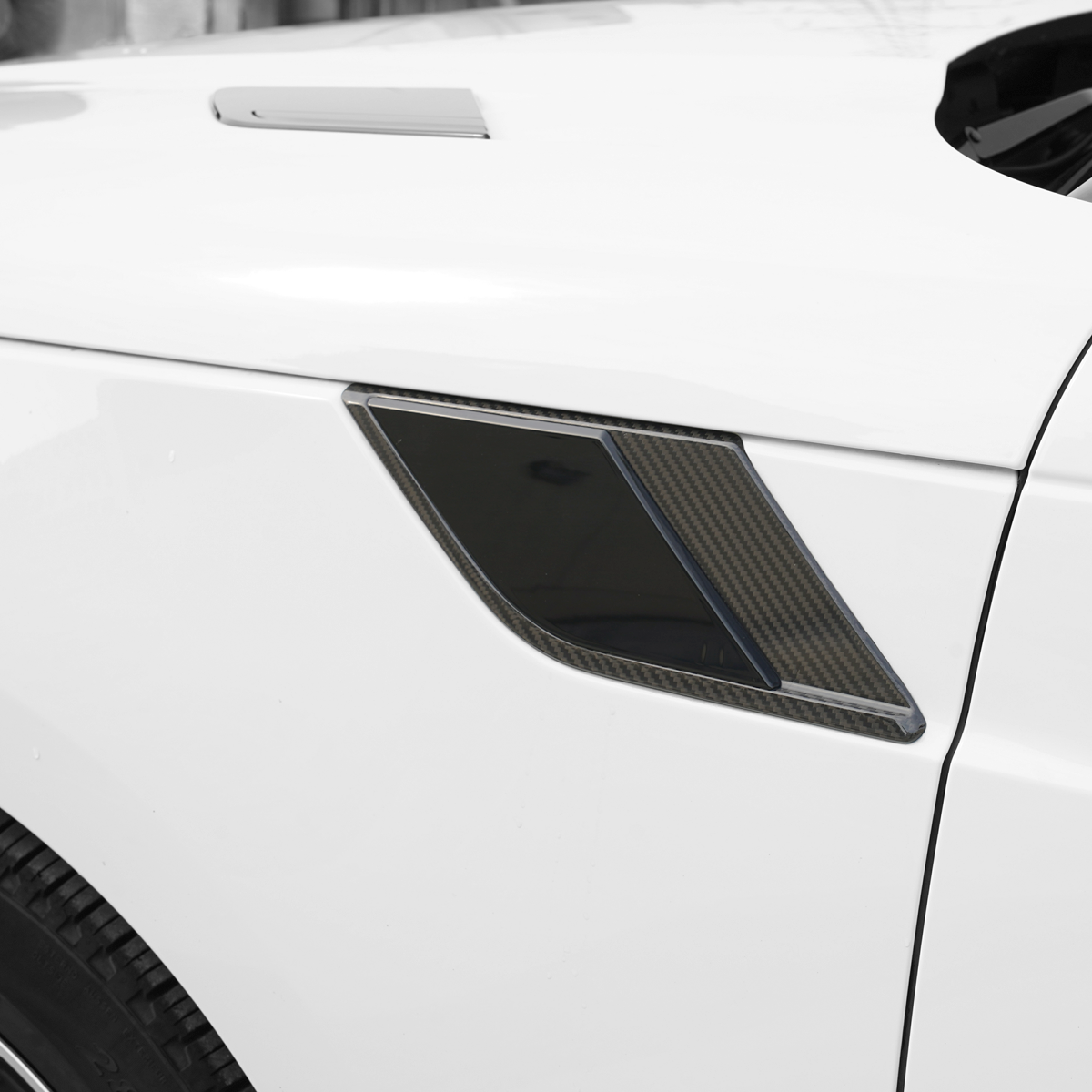 Carbon Fibre Side Vents for a Bold, Sporty Look
