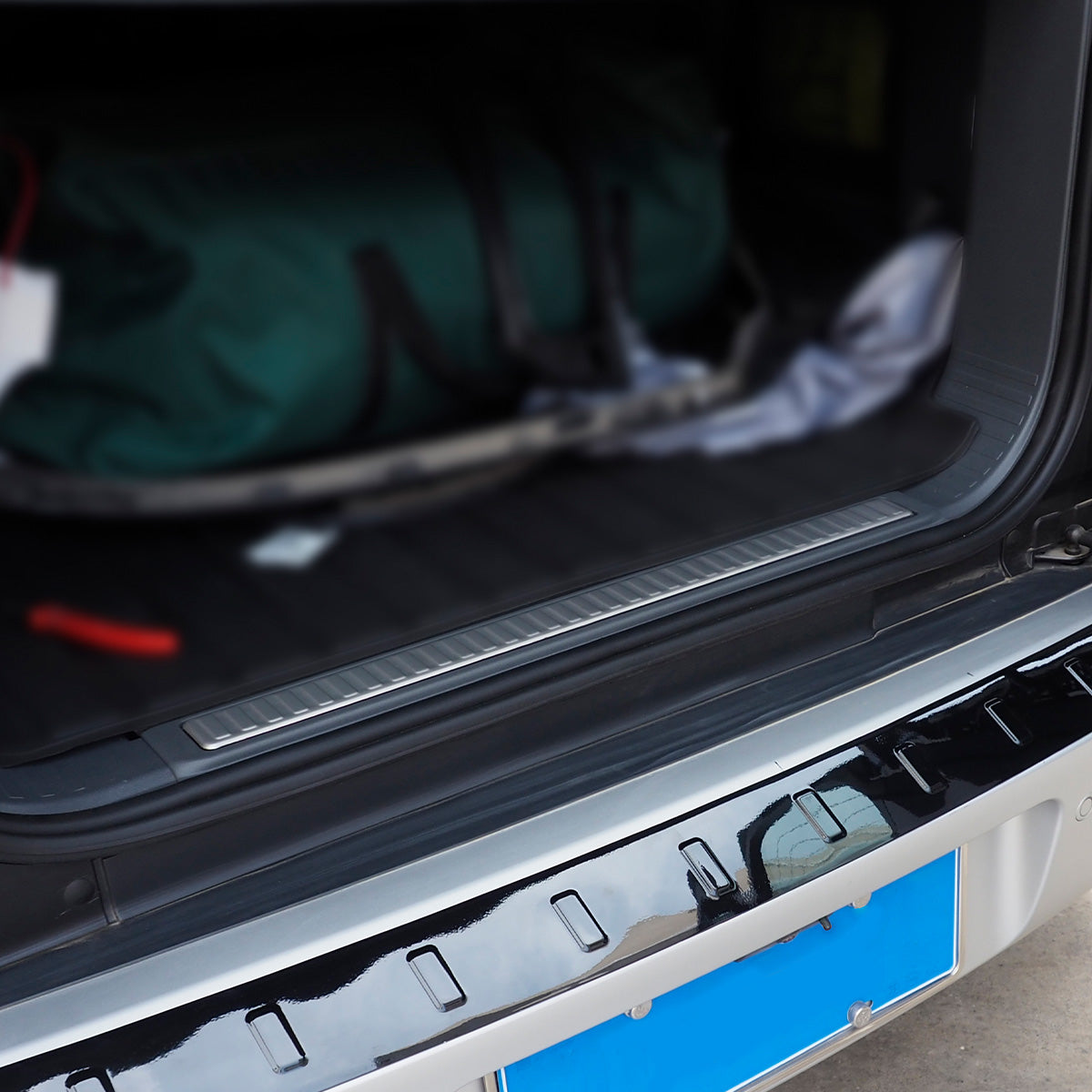 tail door trim panel